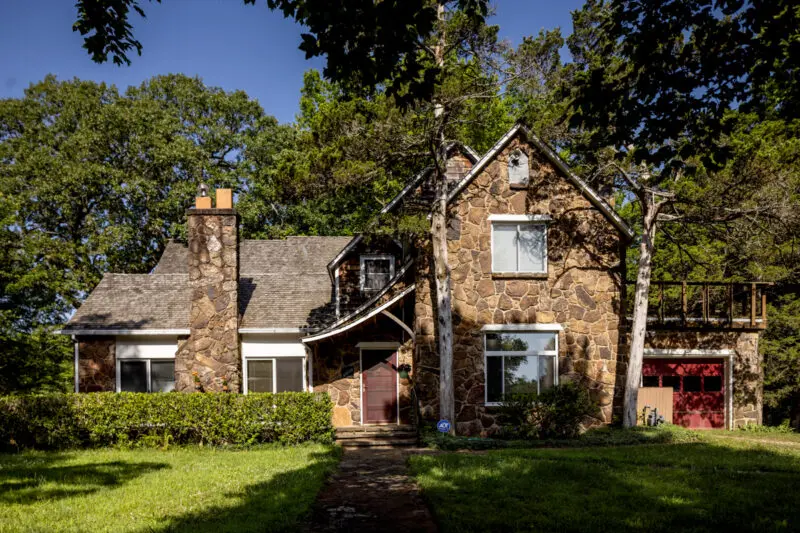 Professional architecture photography in Fayetteville, Arkansas, capturing the timeless design of the 1920s Sutherland family home.