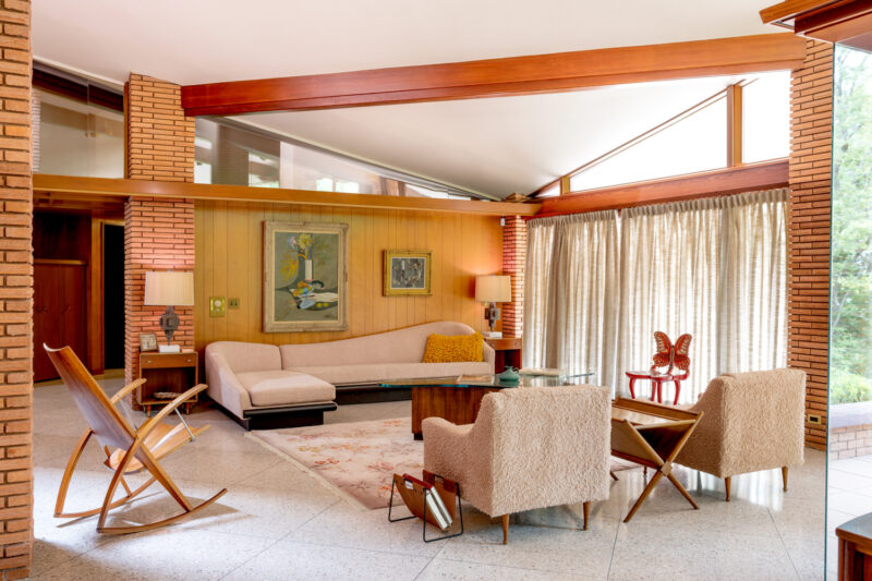 Interior photography of the living room of a mid-century modern home.